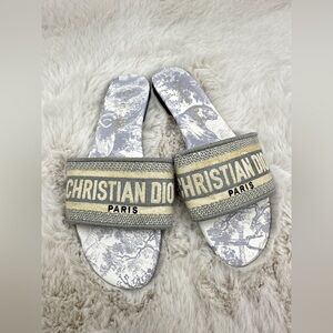 Christian‎ Dior Dway Slides 37 US 7
